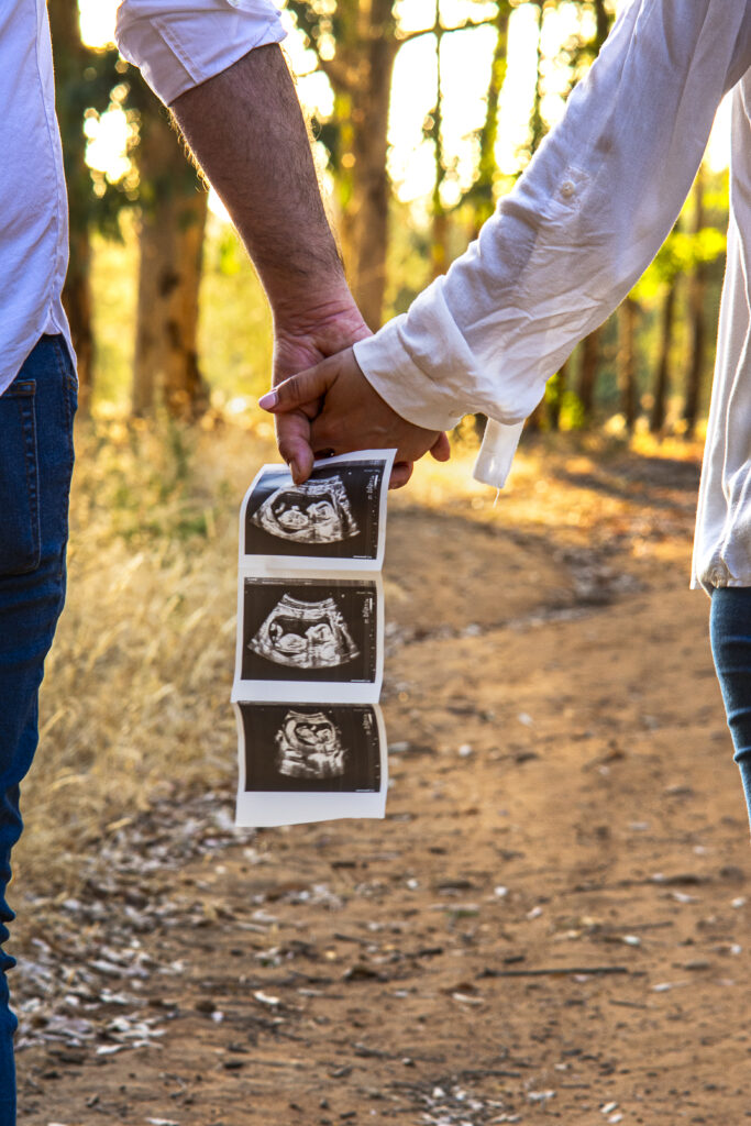 Sesión maternidad, pareja con ecografía atardecer Dos hermanas, Alcalá de Guadaira, Sevilla